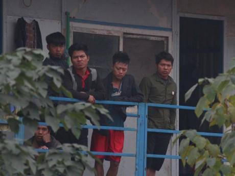 Công nhân vụ sập giàn giáo: “Tối qua tôi còn trêu đùa anh ấy mà nay anh đã đi rồi...”
