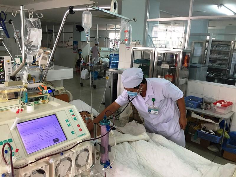 Một học sinh nguy kịch nghi ngộ độc trà sữa - 1