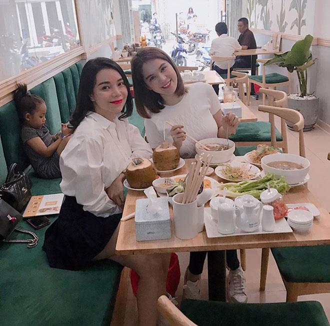 Sao Việt 24h: Sau 10 năm yêu, Đông Nhi – Ông Cao Thắng nhí nhảnh cùng vi vu Singapore - 12