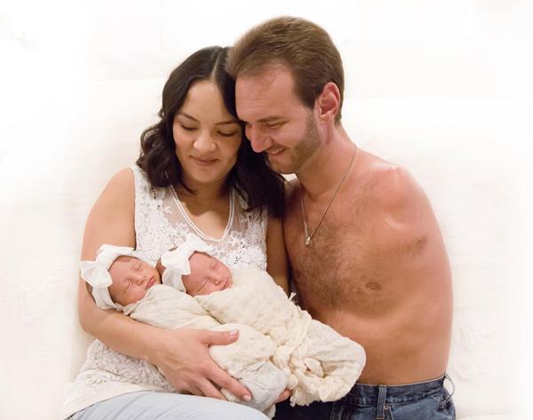 Cận cảnh gương mặt cặp song sinh của Nick Vujicic, xinh xắn, đáng yêu đến ngỡ ngàng - 3