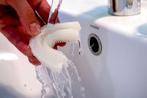 Chải sạch răng amp;#34;thần tốcamp;#34; với bàn chải đánh răng tự động “10 giây không cần dùng tay” - 10