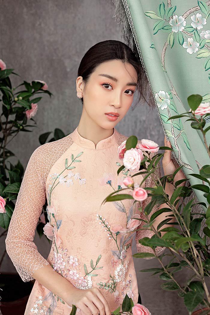 Tết lại sắp đến, cùng Hoa hậu Đỗ Mỹ Linh diện những mẫu áo dài xinh yêu xuống phố nào! - 4