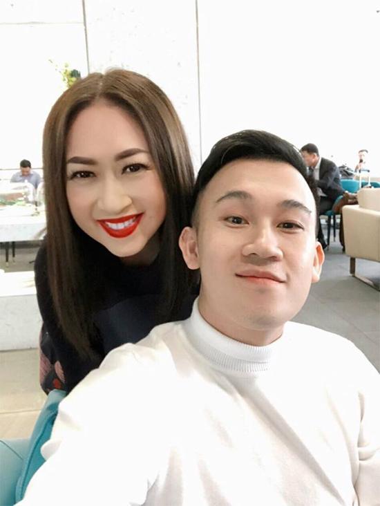 Sao Việt 24h: “Chết cười” cảnh con trai Phan Hiển - Khánh Thi lấy quần của bố để mặc - 17