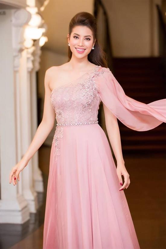 Sao Việt 24h: “Chết cười” cảnh con trai Phan Hiển - Khánh Thi lấy quần của bố để mặc - 13