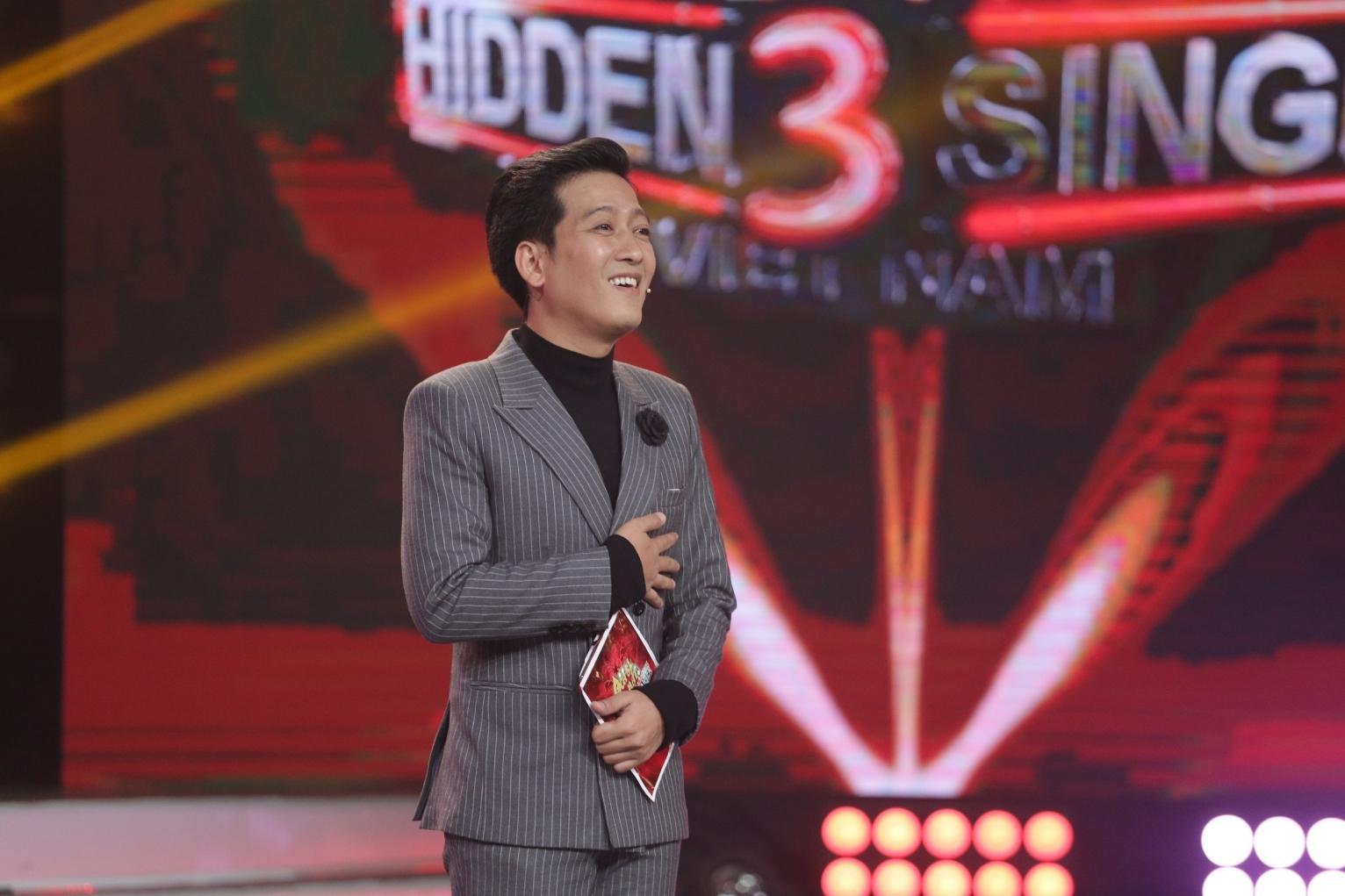 Nhận giải thưởng lớn và cầu hôn Nhã Phương, Trường Giang lại mặc một mình một kiểu - 6