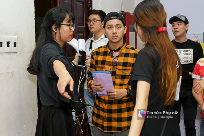 Hình ảnh không có trên TV tại Chung kết CĐHH: Ăn vội, sửa quần bung chỉ cho đồng nghiệp - 15