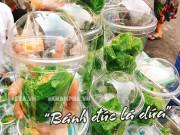 Bếp Eva - Hàng bánh đúc lá dứa vỉa hè 15k/ly chan cốt dừa béo ngậy, nhìn đã thấy thèm