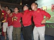 Tin tức - U23 Việt Nam chiến thắng lịch sử, cổ động viên bật khóc nức nở