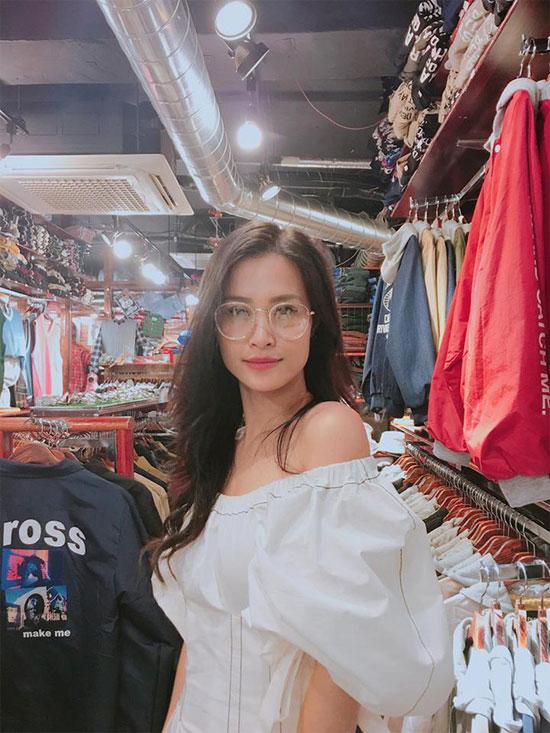 Sao Việt 24h: Khoảnh khắc đời thường của Tăng Thanh Hà khi đọc sách bên cún cưng - 13