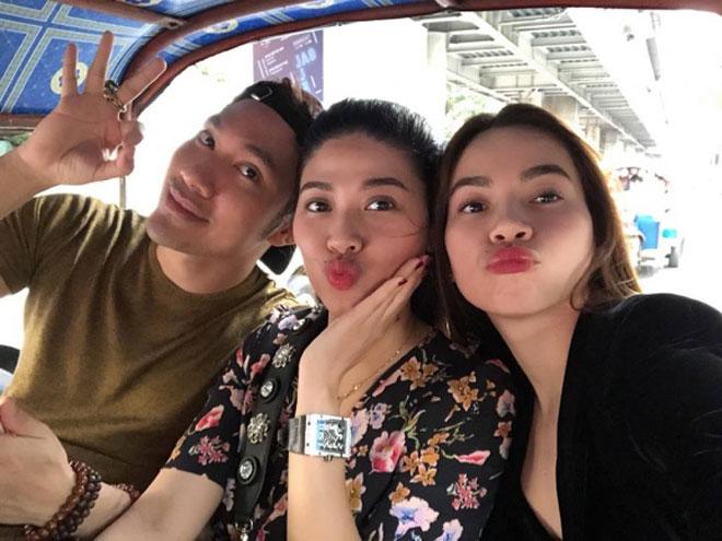 Sao Việt 24h: Khoảnh khắc đời thường của Tăng Thanh Hà khi đọc sách bên cún cưng - 14