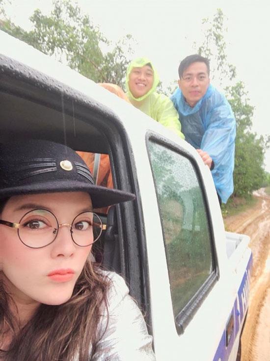 Sao Việt 24h: Khoảnh khắc đời thường của Tăng Thanh Hà khi đọc sách bên cún cưng - 15