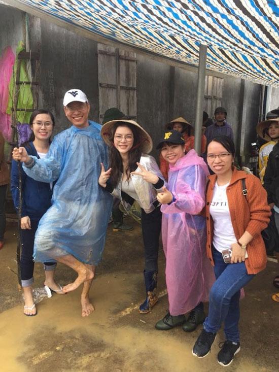 Sao Việt 24h: Khoảnh khắc đời thường của Tăng Thanh Hà khi đọc sách bên cún cưng - 16