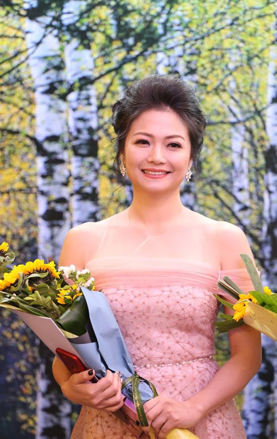 Thanh Mai tự tin diện đầm ôm sát đầy quyến rũ, lại amp;#34;hẹn hòamp;#34; Chi Bảo sau 8 năm - 5