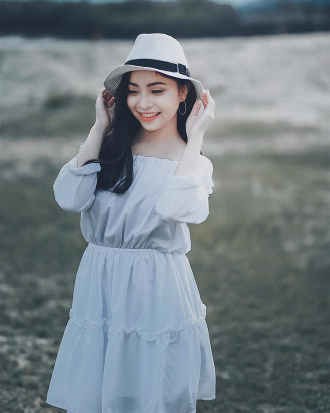 Bạn gái đẹp mơn mởn của “ngôi sao sáng chói” U23 Việt Nam - 9