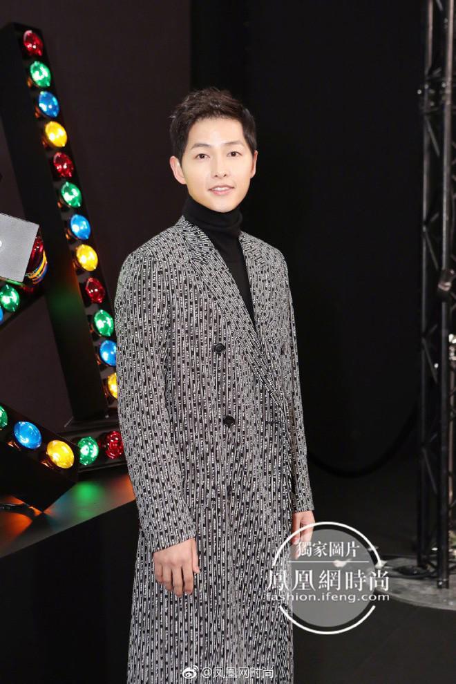 Người hâm mộ thất vọng vì Song Joong Ki và Song Hye Kyo không nắm tay xuất hiện bên nhau - 1