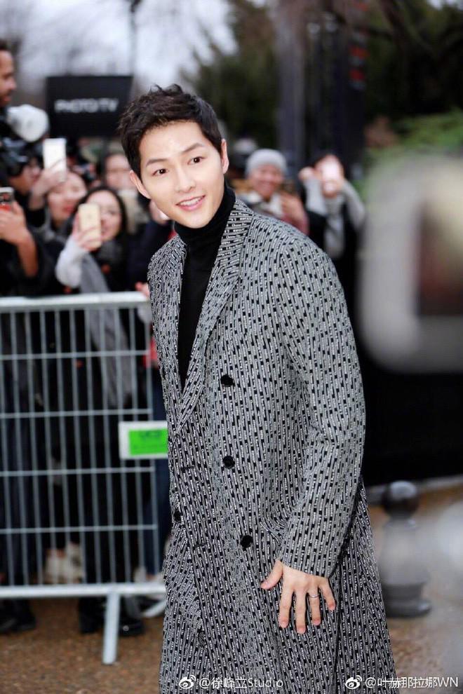 Người hâm mộ thất vọng vì Song Joong Ki và Song Hye Kyo không nắm tay xuất hiện bên nhau - 2