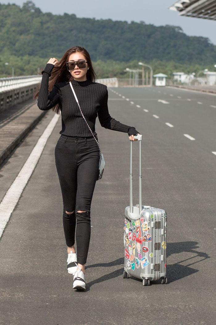 Ơn giời, cuối cùng Hoa hậu Hamp;#39; Hen Niê cũng đã mua giày mới rồi! - 5