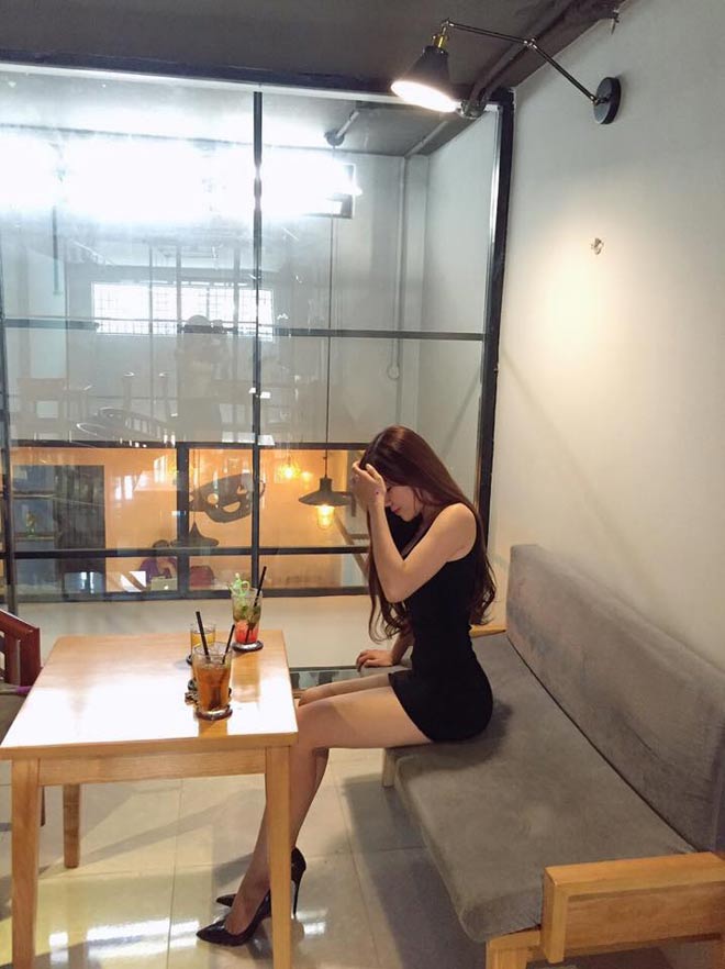 Gặp bạn gái nóng bỏng hơn 6 tuổi của thủ môn Phan Văn Biểu - 13