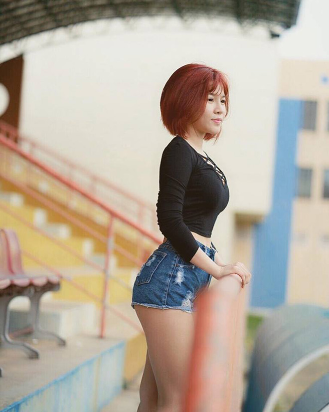 Gặp bạn gái nóng bỏng hơn 6 tuổi của thủ môn Phan Văn Biểu - 11