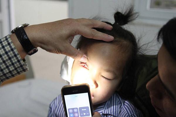 Cảnh báo liên tiếp trẻ nhập viện, có nguy cơ mù mắt những ngày gần Tết - 3