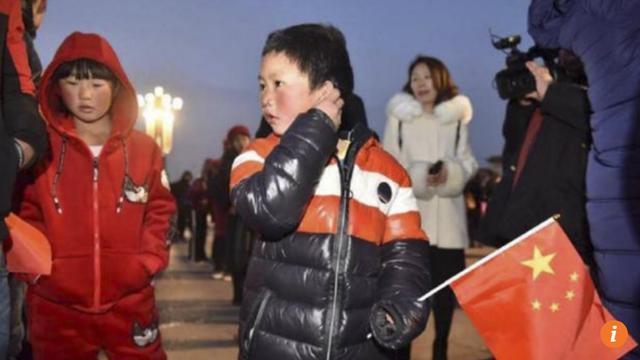 Hình ảnh mới nhất của cậu bé “tóc đóng băng” dậy sóng mạng xã hội những ngày qua - 3