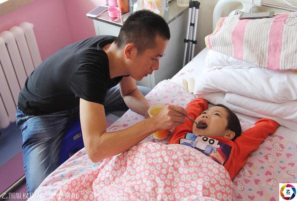 Lá thư mong được chết của bé gái gửi bố gây chấn động: amp;#34;Khi con ra đi, mẹ sẽ vềamp;#34; - 3