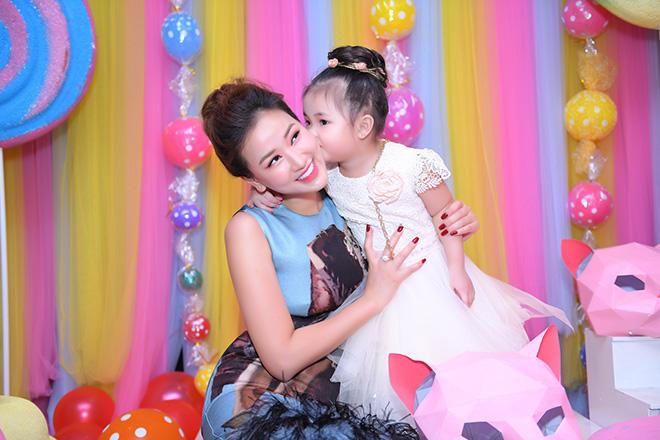 Maya mất cả tháng trời để chuẩn bị cho sinh nhật tròn 3 tuổi của con gái - 6