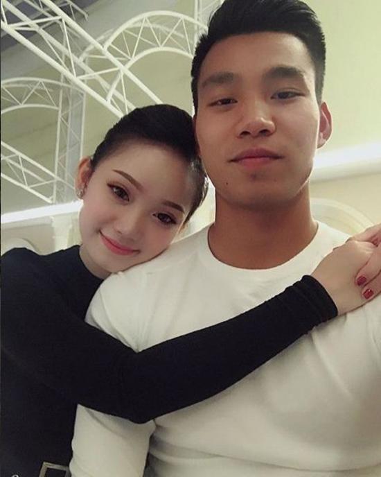 Nhiều cô gái amp;#34;vỡ mộngamp;#34; khi các chàng cầu thủ U23 đã có người yêu xinh đẹp thế này! - 6