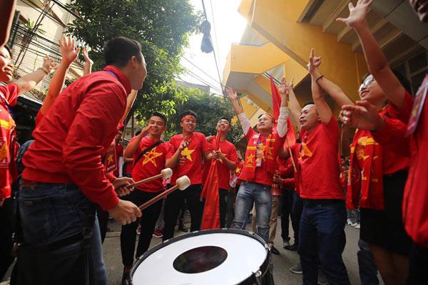 U23 Việt Nam chiến thắng xuất thần, triệu triệu người hâm mộ vỡ òa cảm xúc vui sướng - 34