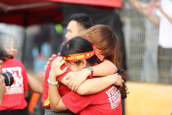 U23 Việt Nam chiến thắng xuất thần, triệu triệu người hâm mộ vỡ òa cảm xúc vui sướng - 6