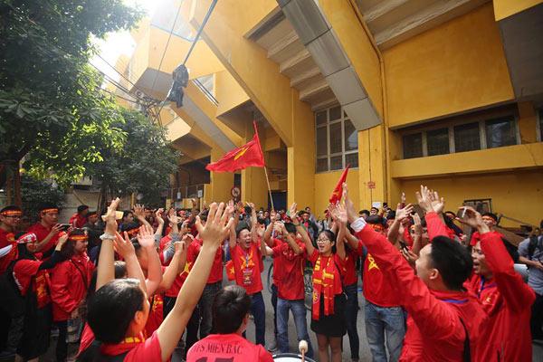 U23 Việt Nam chiến thắng xuất thần, triệu triệu người hâm mộ vỡ òa cảm xúc vui sướng - 35