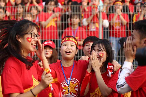 U23 Việt Nam chiến thắng xuất thần, triệu triệu người hâm mộ vỡ òa cảm xúc vui sướng - 3