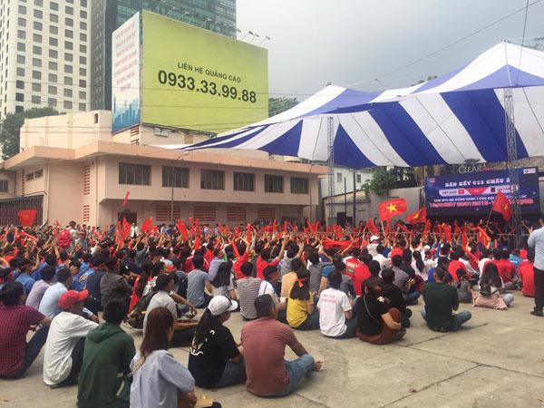 U23 Việt Nam chiến thắng xuất thần, triệu triệu người hâm mộ vỡ òa cảm xúc vui sướng - 31