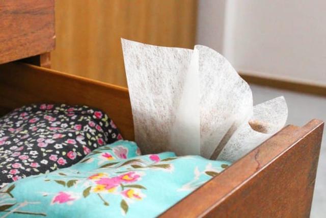 Tạm biệt quần áo ẩm mốc, bốc mùi nhờ những vật dụng hết sức quen thuộc - 4
