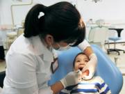 Làm mẹ - Vì sao không nên tự nhổ răng sữa cho trẻ?
