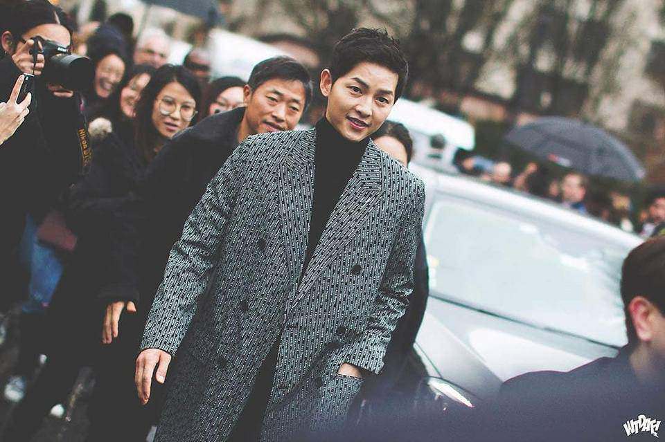 Song Joong Ki từ chối tiệc về nhà khi hết sự kiện, dân mạng đồn Song Hye Kyo có bầu - 2