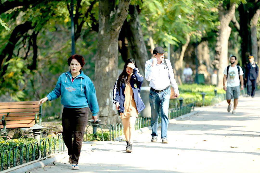 Tin thời tiết 23/1: Hà Nội hửng nắng, ấm áp 26 độ trước khi đón đợt rét đậm mạnh - 1