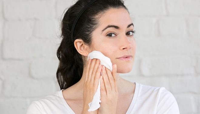 Dễ gây kích ứng nhưng làm theo cách này, tinh dầu tràm trà là phương thuốc trị mụn hiệu quả - 8