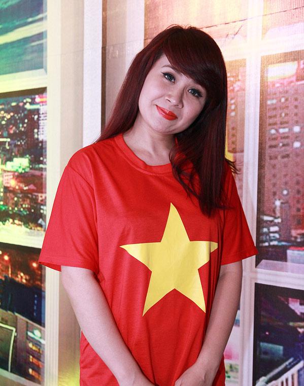 Mừng cho U23 Việt Nam, Lưu Thiên Hương tông cả xe hơi vào cột điện - 2