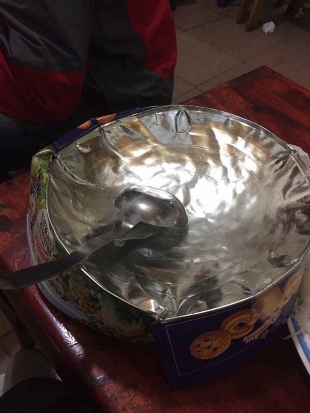 Chết cười với hình ảnh vật dụng biến dạng sau màn quẩy mừng U23 Việt Nam của người hâm mộ - 5