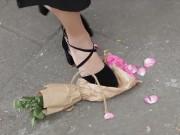 Yêu - Kỷ niệm 1 năm yêu nhau bằng bó hoa hồng, anh bị bạn gái chia tay