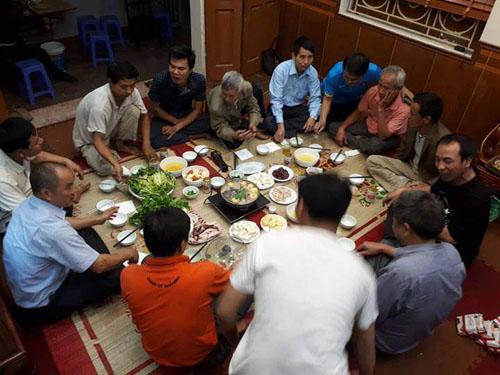 Ngôi nhà ấm cúng với BST danh hiệu amp;#34;khủngamp;#34; của tiền vệ Quang Hải ở Đông Anh, Hà Nội - 5