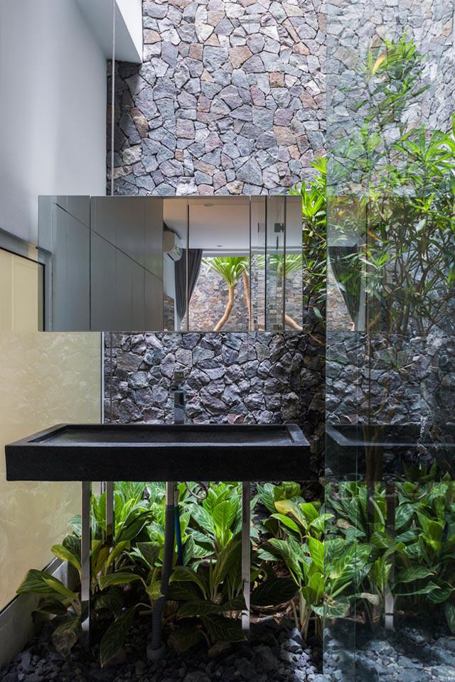 “nha tu dieu hoa” o nha trang xuat hien xanh muot, an tuong tren bao my - 11