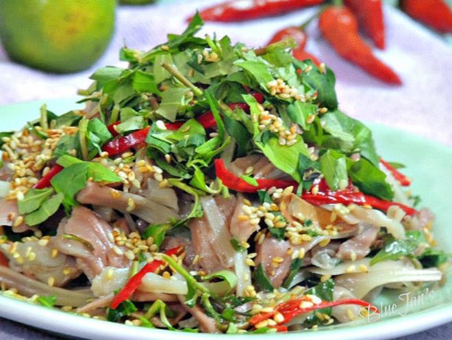 Về quê thủ môn Bùi Tiến Dũng có đặc sản gì ngon? - 3