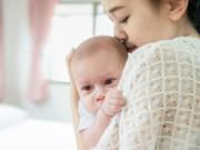 Nuôi con - Mẹ không nên để 5 kiểu người này hôn con, bằng không dễ nguy hại sức khỏe bé