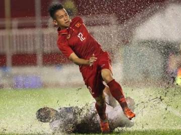 Tuyển thủ Hồng Duy, Văn Đức: Thời tiết đang gây bất lợi cho U23 Việt Nam
