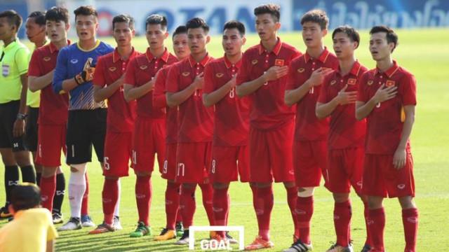 Choáng váng với những cặp vợ chồng “ăn chơi không sợ mưa rơi” mừng U23 Việt Nam - 3