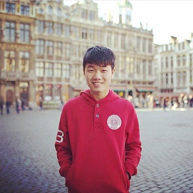 Kiểu pose ảnh ruột của tuyển thủ U23 Việt Nam khiến chị em học tập! - 9