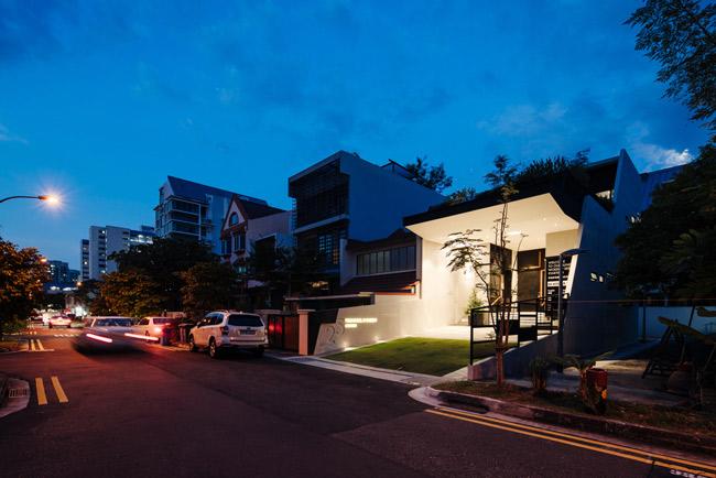 nha "ruong bac thang" xay 7 nam moi xong gay xon xao trong gioi kien truc - 19