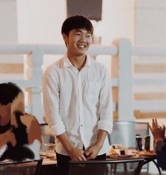 Kiểu pose ảnh ruột của tuyển thủ U23 Việt Nam khiến chị em học tập! - 8